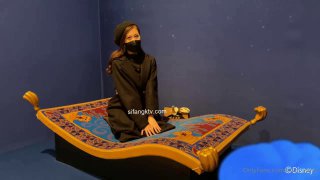 黄群《精品✅付费✅资源》高人气PANS新人模特大奶【宁宁】诱人私拍真空透视丝袜露奶露逼摄影师问她你胸手感怎么样对白是亮点